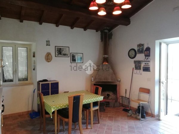 appartamento in vendita a Bellegra in zona Vadocanale