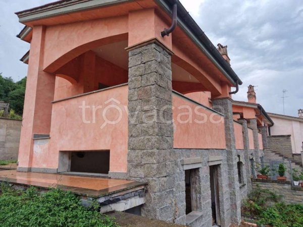 casa indipendente in vendita a Bracciano in zona Pisciarelli