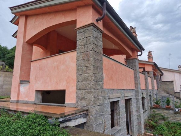 casa indipendente in vendita a Bracciano in zona Pisciarelli