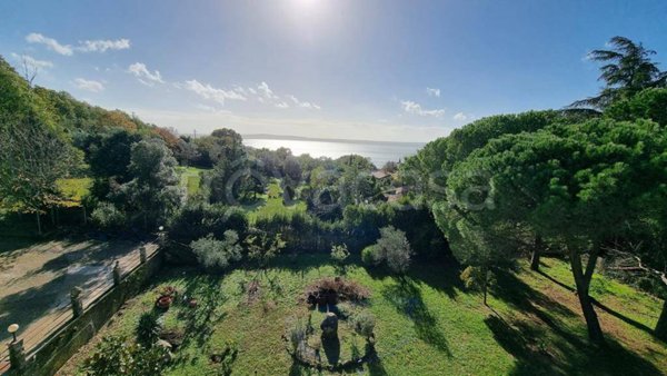 casa indipendente in vendita a Trevignano Romano