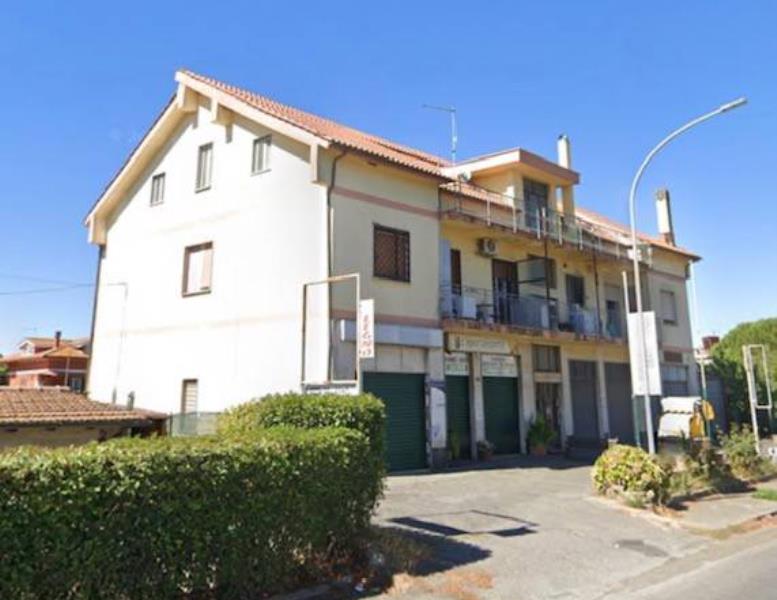 locale di sgombero in vendita a Bracciano in zona Vigna di Valle