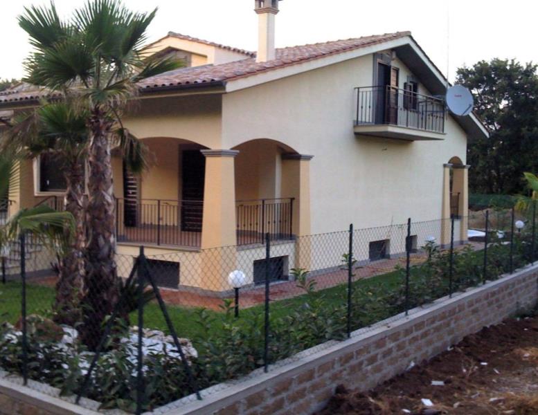 casa indipendente in vendita a Bracciano in zona Pisciarelli