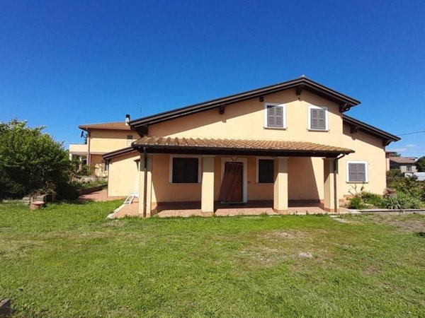 casa indipendente in vendita a Bracciano in zona Vigna di Valle