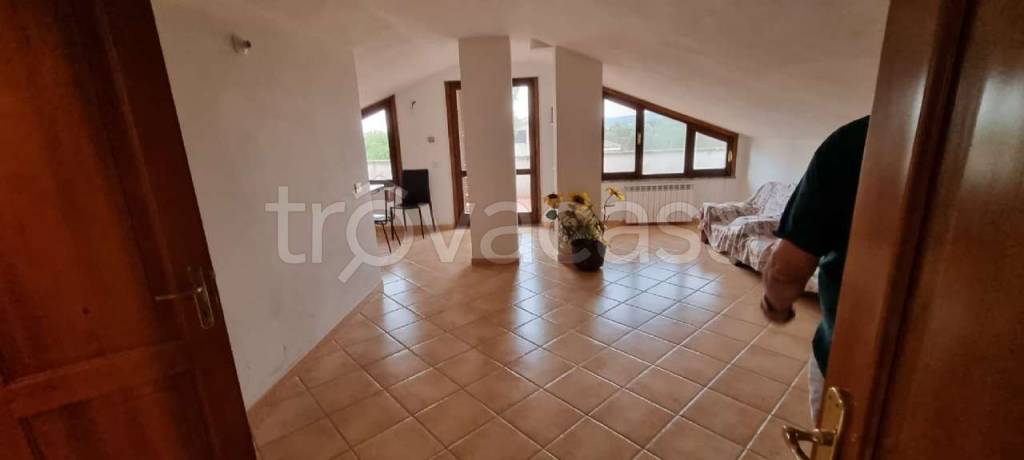 casa indipendente in vendita a Bracciano in zona Castel Giuliano