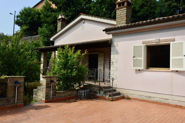 casa indipendente in vendita a Bracciano