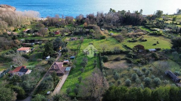 terreno agricolo in vendita a Bracciano