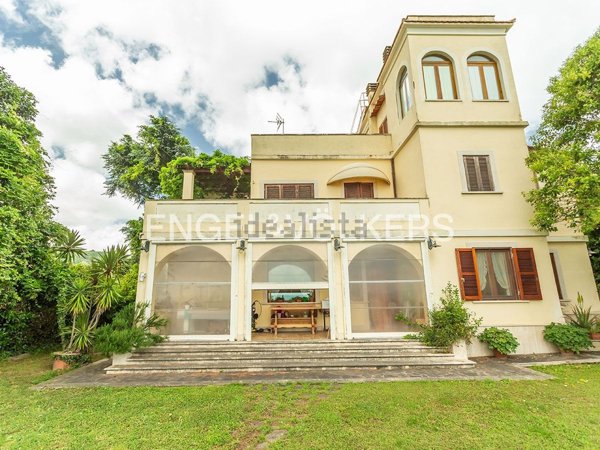 casa indipendente in vendita a Bracciano