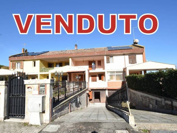 casa indipendente in vendita a Bracciano in zona Vigna di Valle