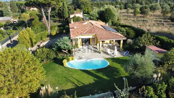 casa indipendente in vendita a Bracciano