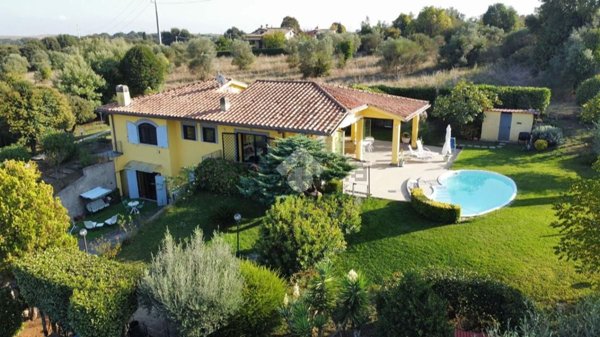 casa indipendente in vendita a Bracciano