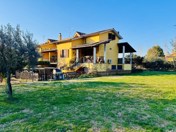 casa indipendente in vendita a Bracciano