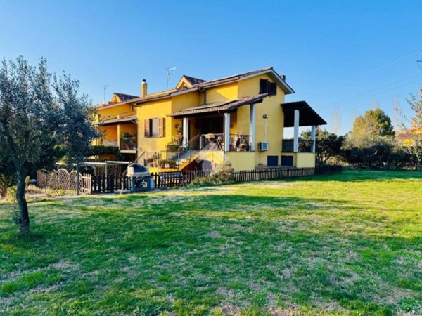 casa indipendente in vendita a Bracciano