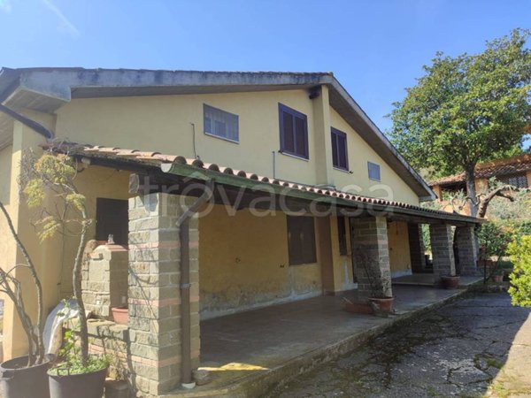 casa indipendente in vendita a Bracciano