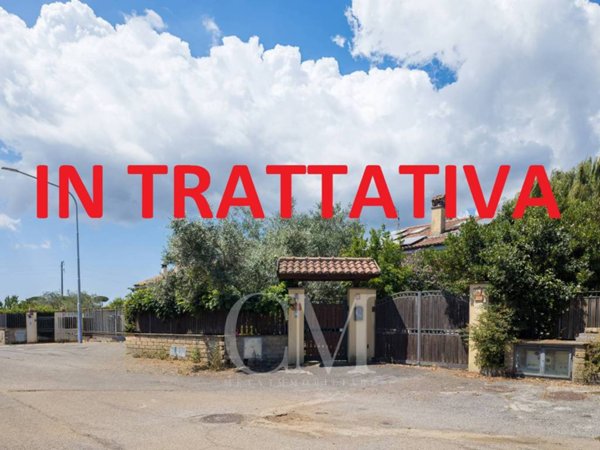 casa indipendente in vendita a Bracciano in zona Vigna di Valle