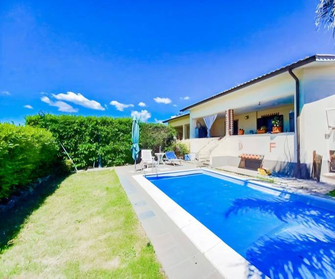 casa indipendente in vendita a Bracciano in zona Vigna di Valle