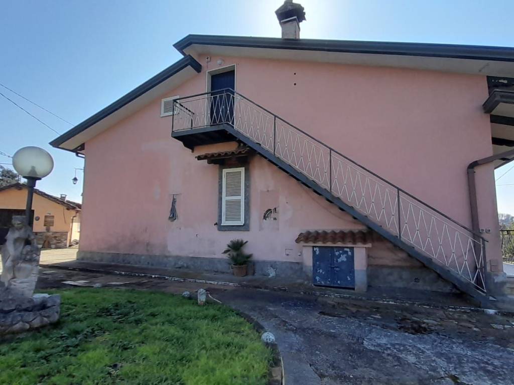 casa indipendente in vendita a Bracciano