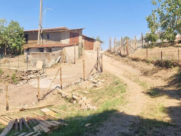 casa indipendente in vendita a Bracciano in zona Castel Giuliano