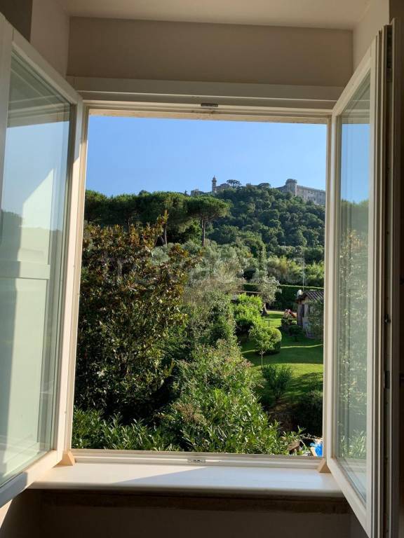 appartamento in vendita a Bracciano in zona Lungolago