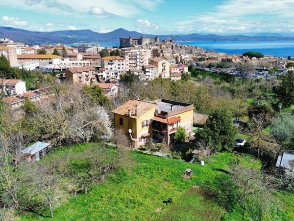 casa indipendente in vendita a Bracciano