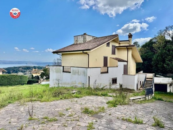 casa indipendente in vendita a Bracciano