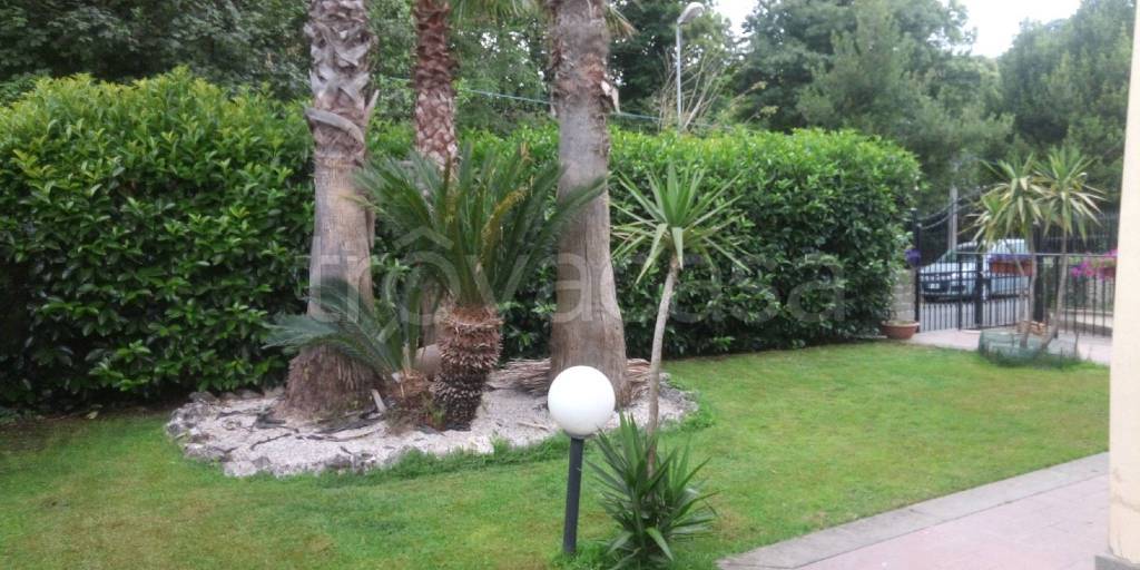 casa indipendente in vendita a Bracciano in zona Pisciarelli