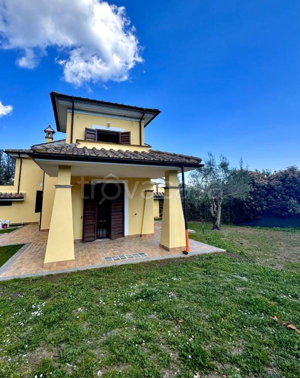 casa indipendente in vendita a Bracciano