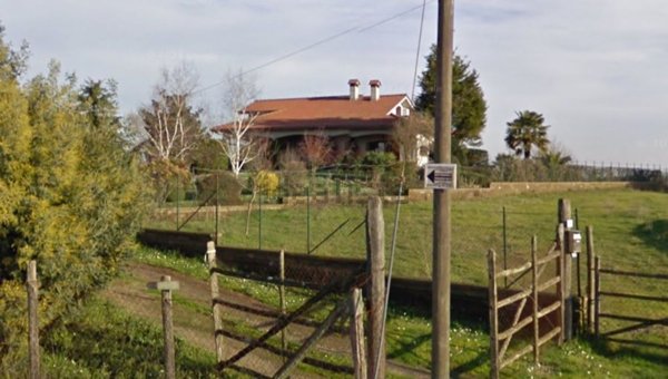 casa indipendente in vendita a Bracciano in zona Castel Giuliano