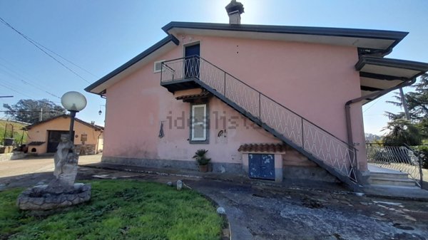 casa indipendente in vendita a Bracciano