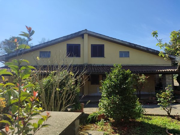 casa indipendente in vendita a Bracciano