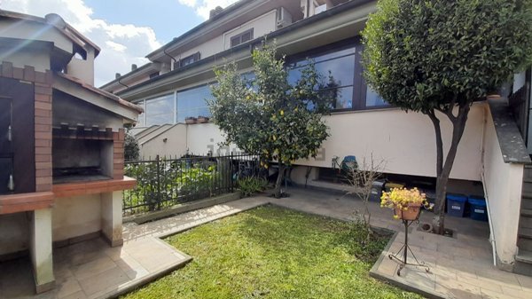 casa indipendente in vendita a Bracciano
