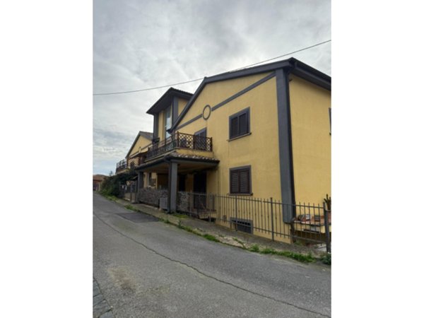 appartamento in vendita a Bracciano in zona Lungolago