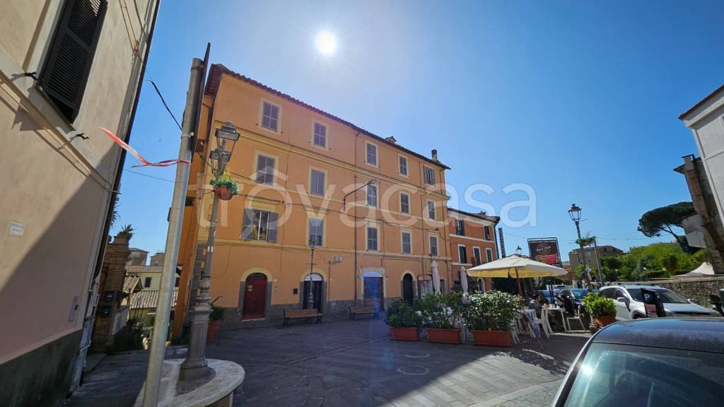 negozio in vendita a Bracciano