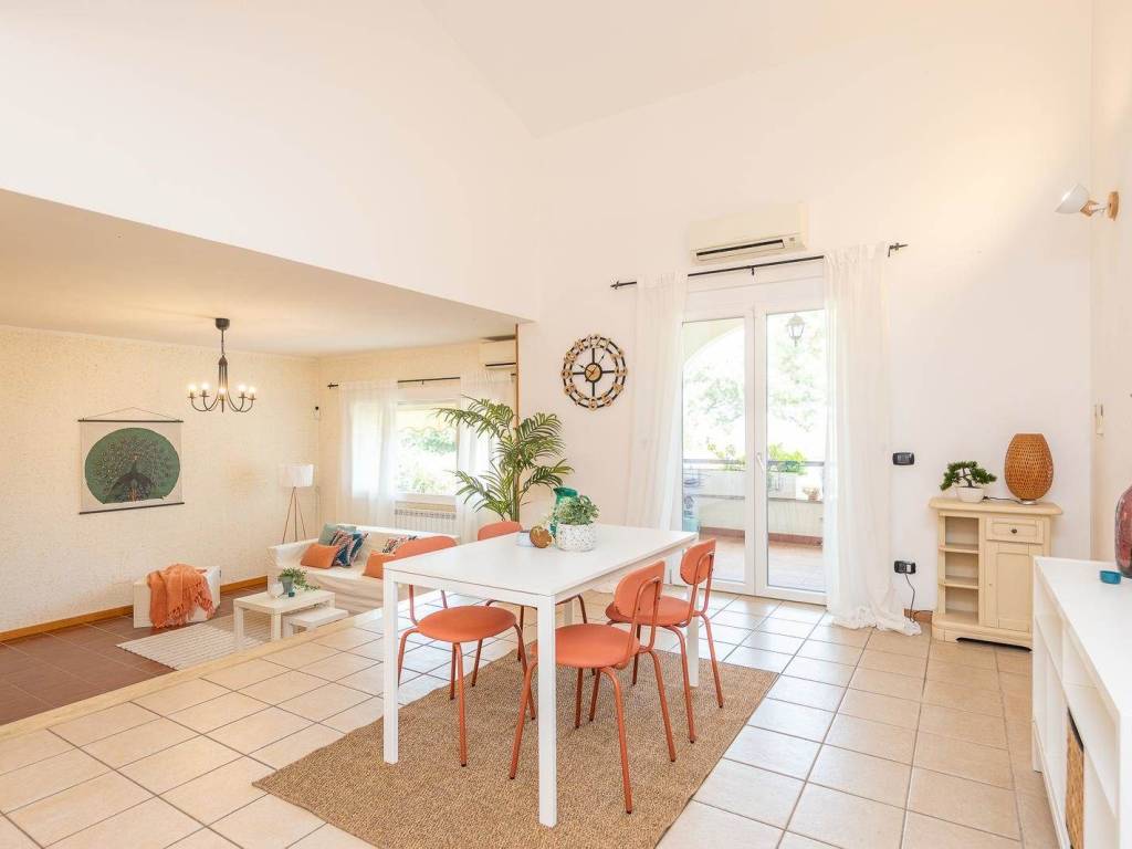casa indipendente in vendita a Bracciano in zona Lungolago