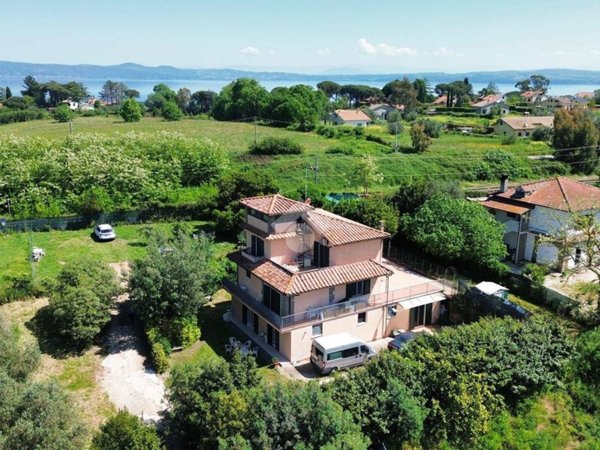 casa indipendente in vendita a Bracciano