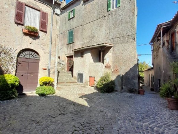 locale commerciale in vendita a Bracciano