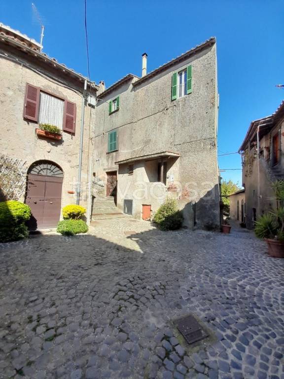locale commerciale in vendita a Bracciano