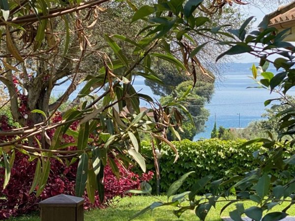casa indipendente in vendita a Bracciano