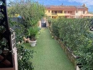casa indipendente in vendita a Bracciano in zona Vigna di Valle