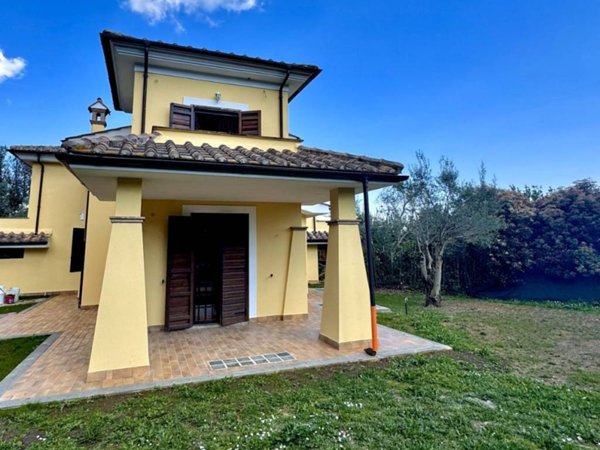 casa indipendente in vendita a Bracciano