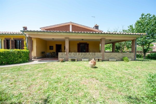 casa indipendente in vendita a Bracciano