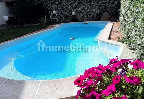 casa indipendente in vendita a Bracciano in zona Pisciarelli