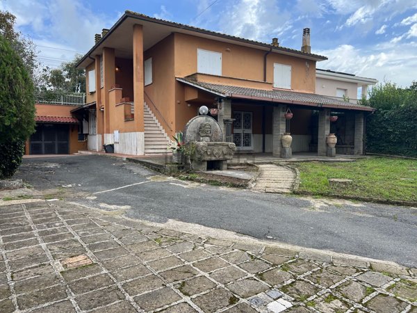 casa indipendente in vendita a Bracciano