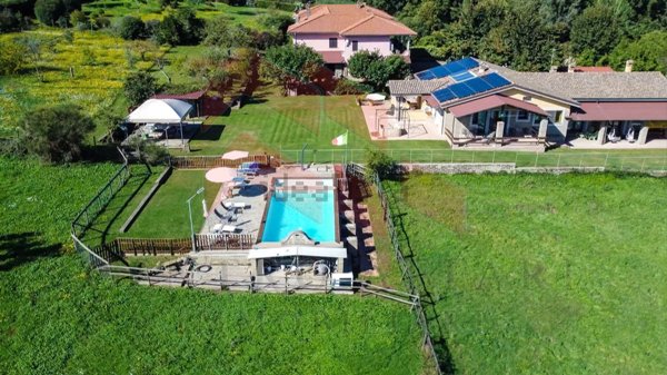 casa indipendente in vendita a Bracciano