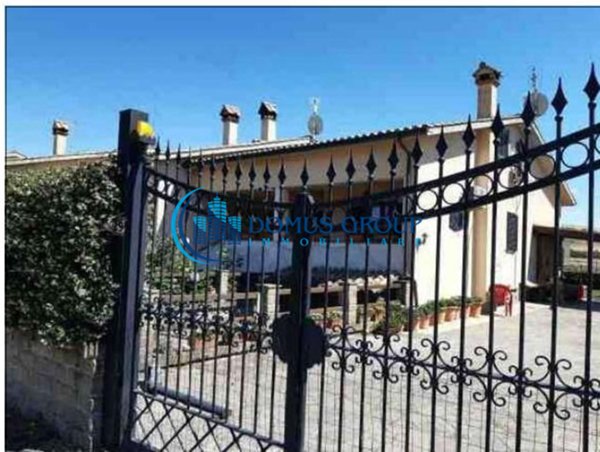 casa indipendente in vendita a Bracciano in zona Vigna di Valle