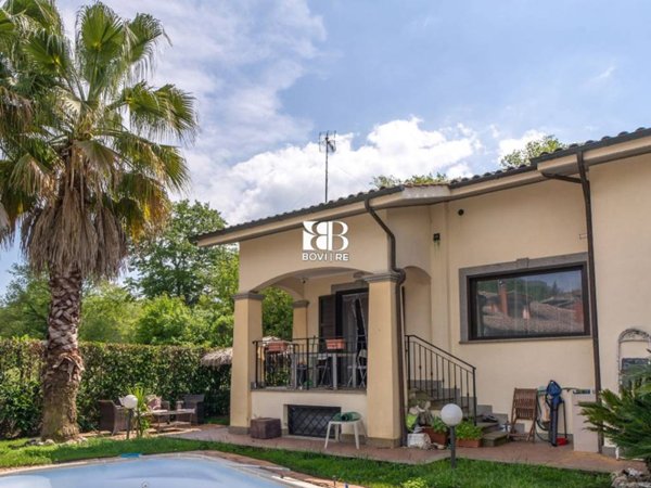 casa indipendente in vendita a Bracciano in zona Pisciarelli