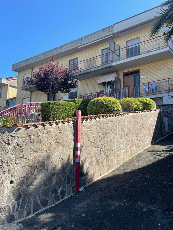 esavano in vendita a Bracciano