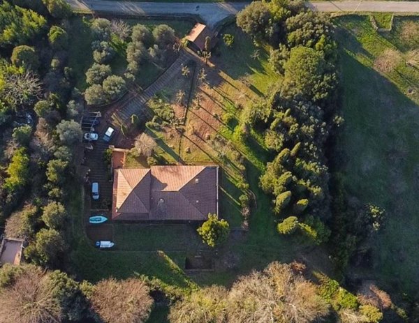 casa indipendente in vendita a Bracciano in zona Vigna di Valle