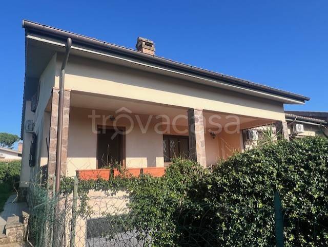 casa indipendente in vendita a Bracciano in zona Vigna di Valle