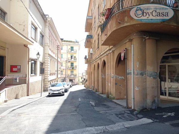 locale di sgombero in vendita a Bracciano