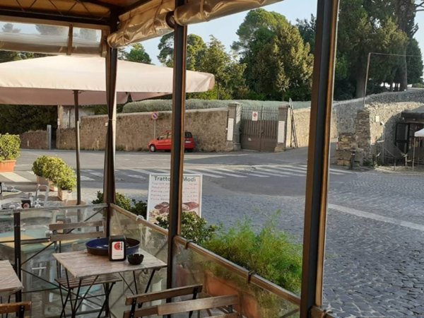 negozio in vendita a Bracciano